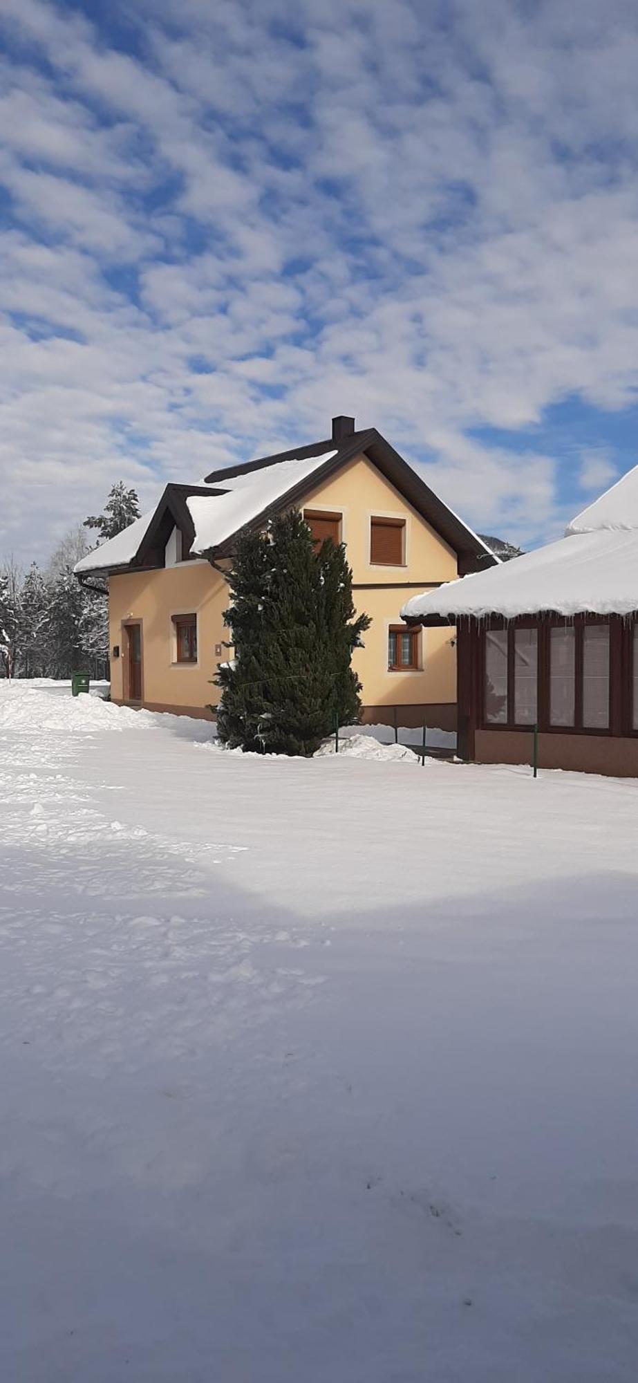 Apartments Marija Vrelo Koreničko Eksteriør billede