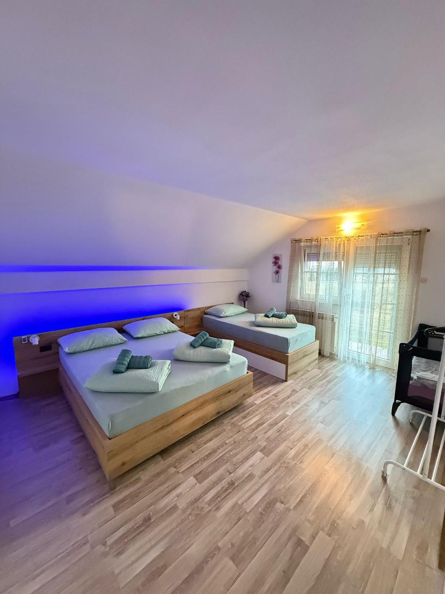 Apartments Marija Vrelo Koreničko Eksteriør billede