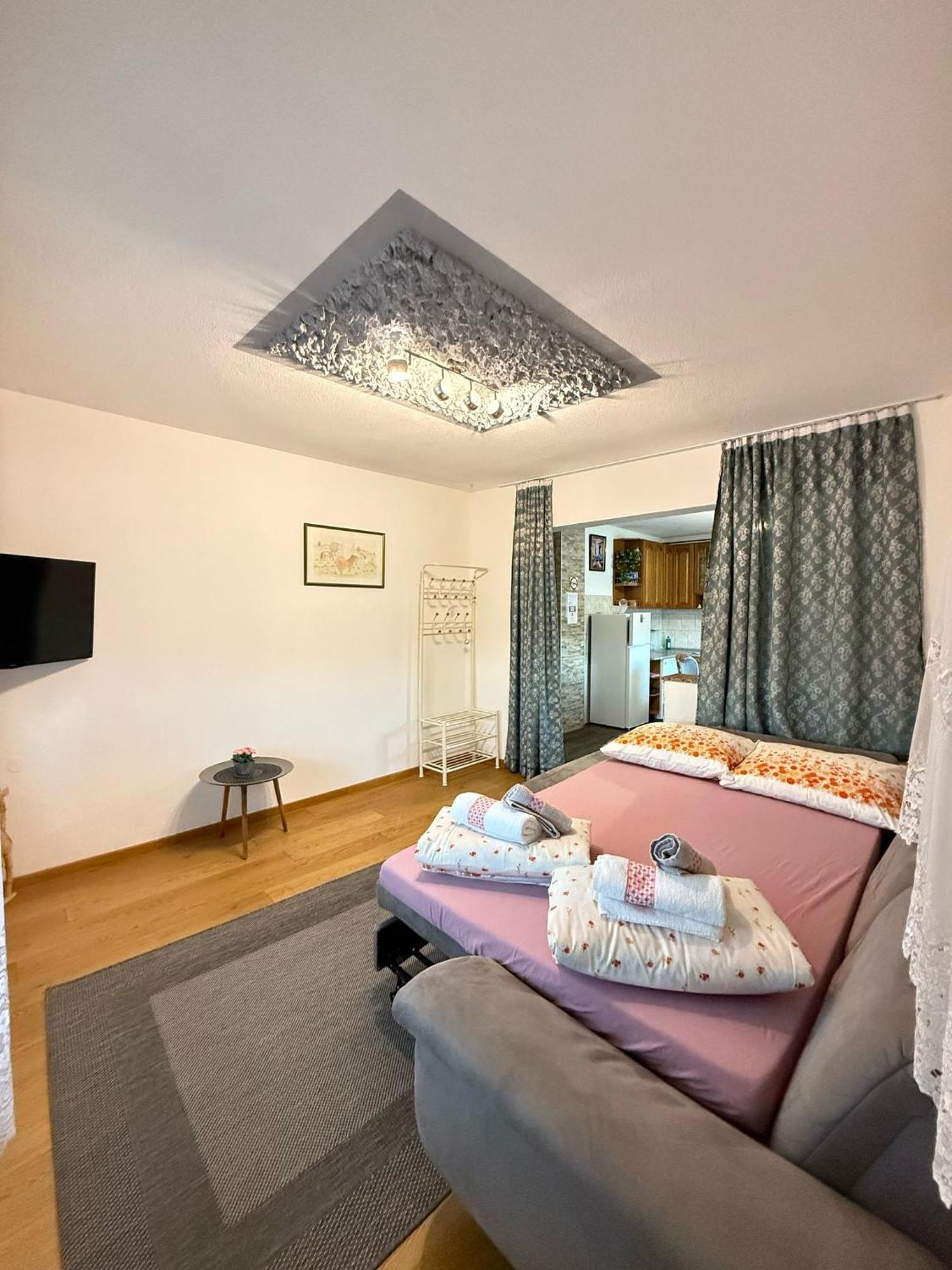 Apartments Marija Vrelo Koreničko Eksteriør billede