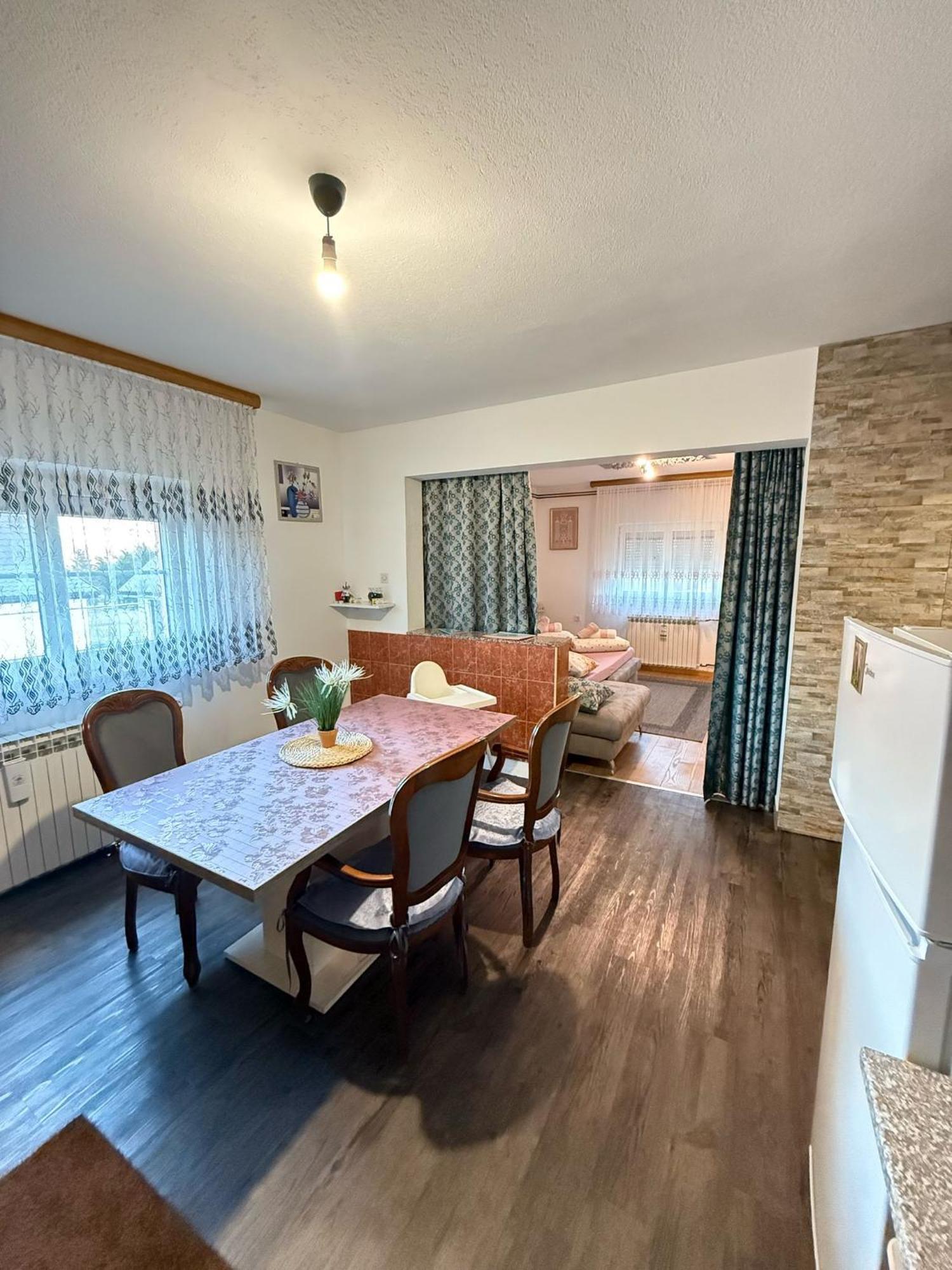 Apartments Marija Vrelo Koreničko Eksteriør billede