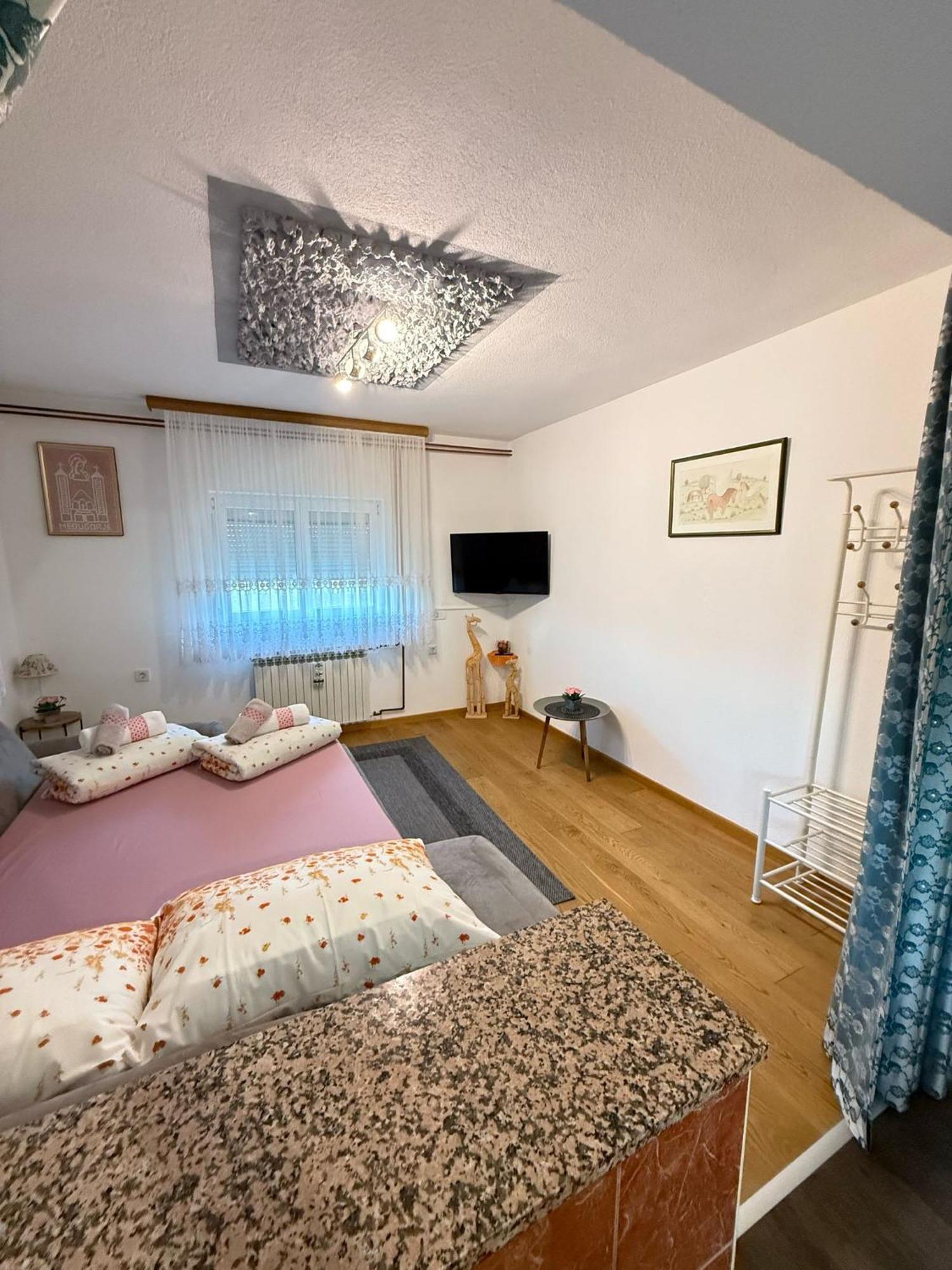 Apartments Marija Vrelo Koreničko Eksteriør billede